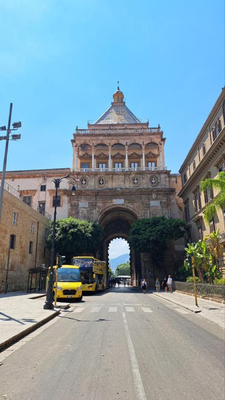 La Porta Dei Mori Apartment Palermo Luaran gambar